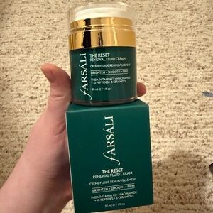 Farsali Dynamic Fluid Cream in Green and Gold